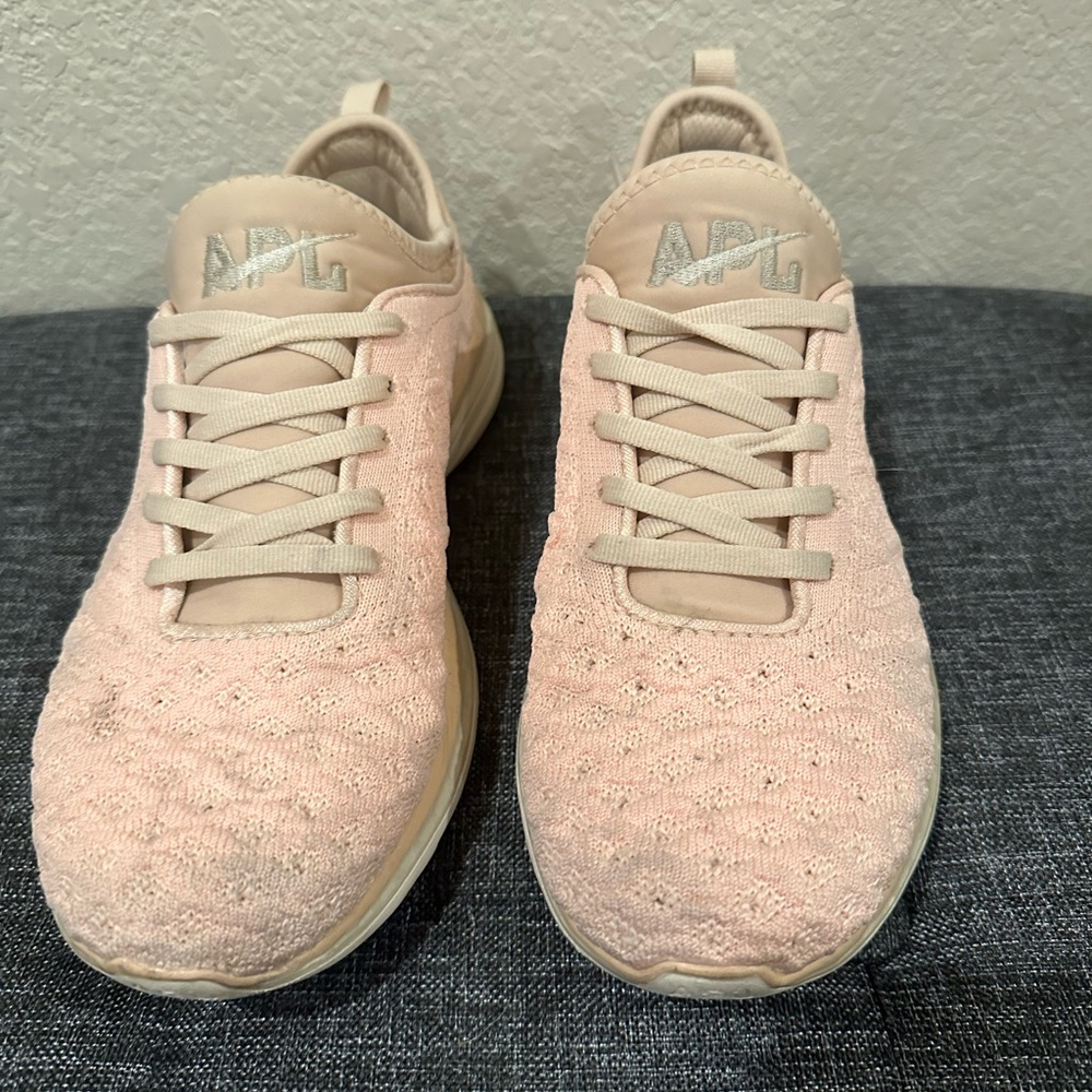 APL athletic Shoes